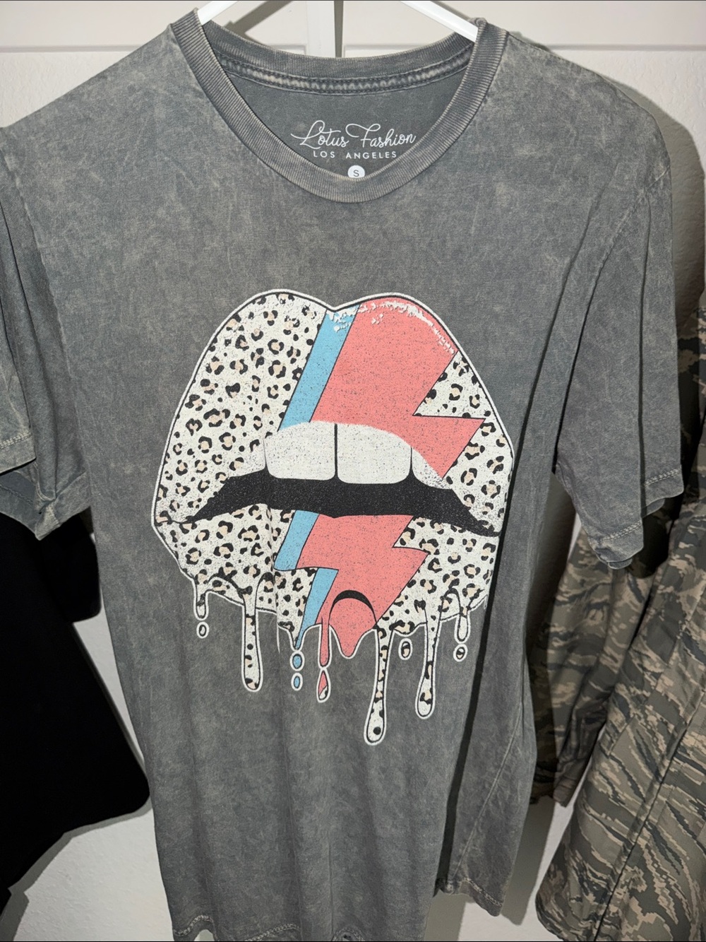 Gray Graphic Lip Tee with Pink & Blue Lightning
